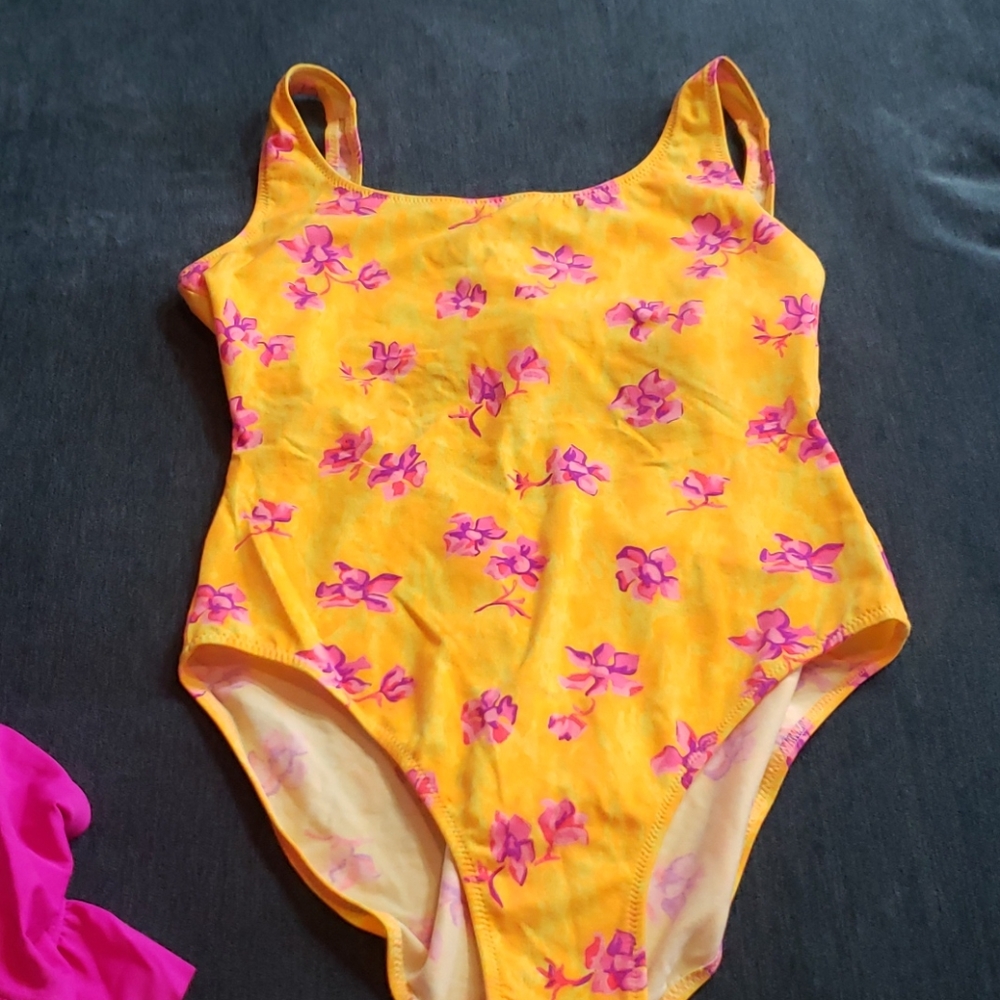 Once piece swim suit never worn